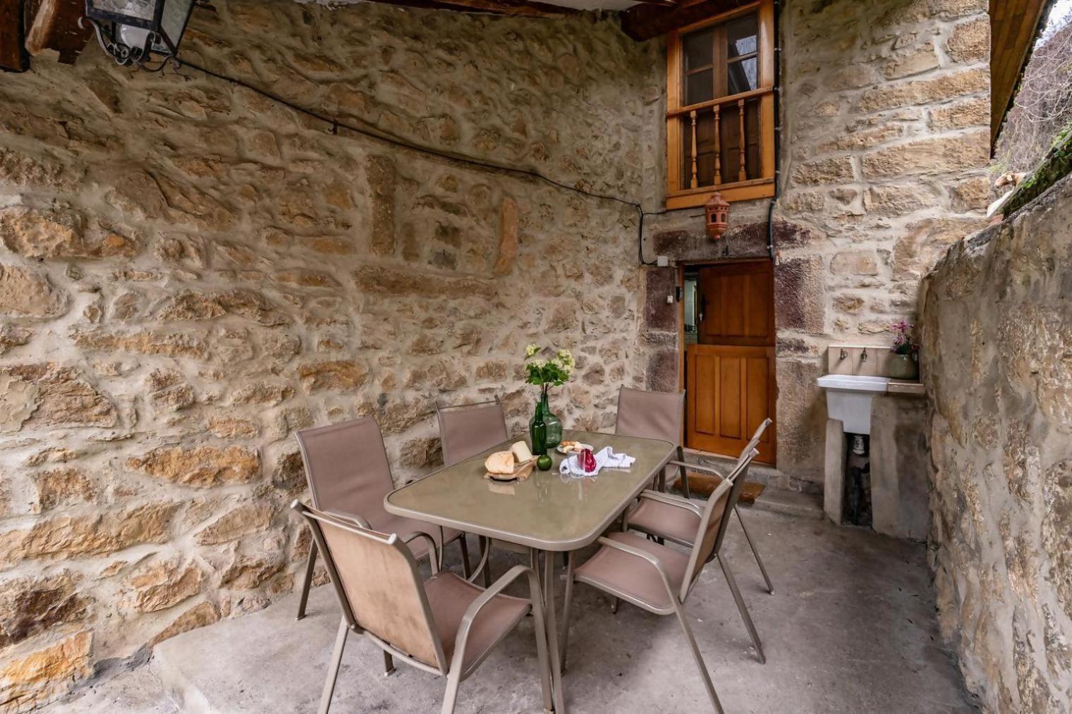 Casa Rural La Carrozal Senda Del Oso Orelleiru Exterior foto