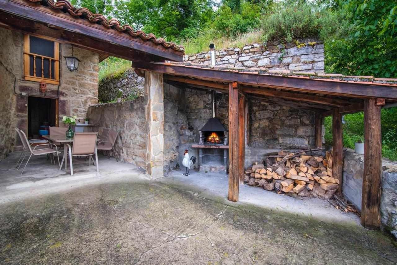 Casa Rural La Carrozal Senda Del Oso Orelleiru Exterior foto