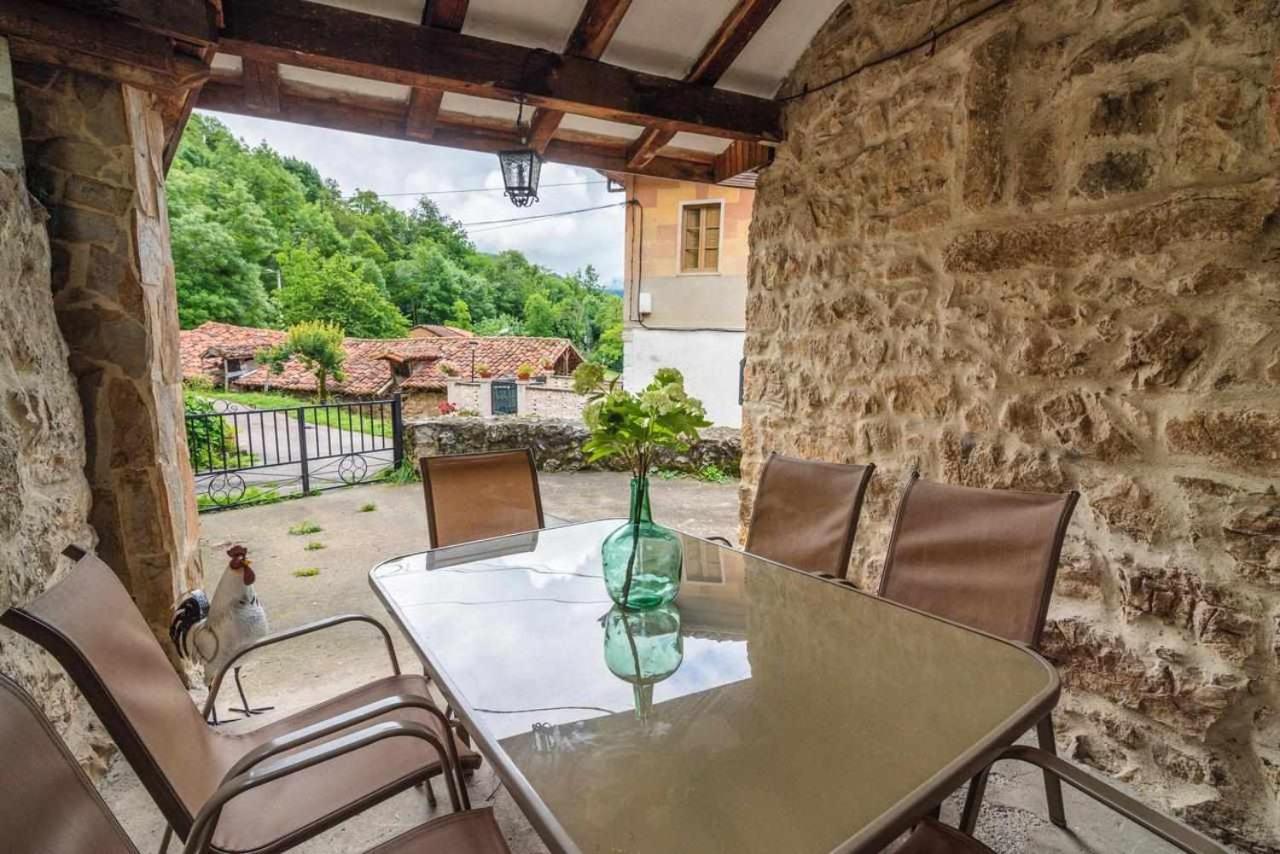 Casa Rural La Carrozal Senda Del Oso Orelleiru Exterior foto
